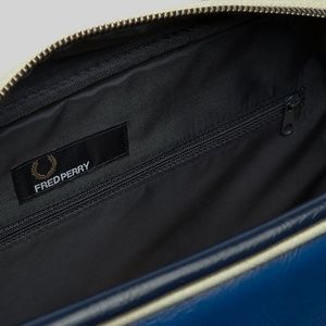 Navy FRED PERRY Classic shoulder messenger Airliner Bag L5251-A20 Regal